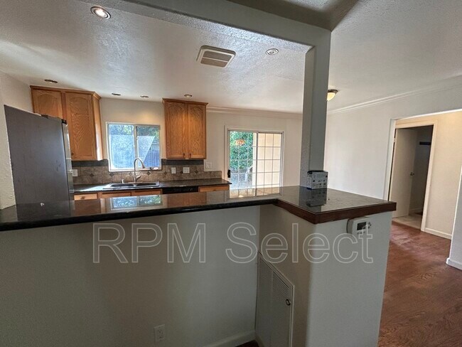 Building Photo - 2104 Rockbridge Rd