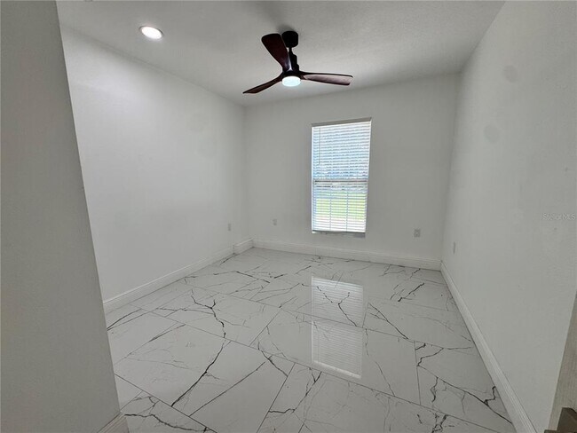 Building Photo - 4324 Pine Lake Dr