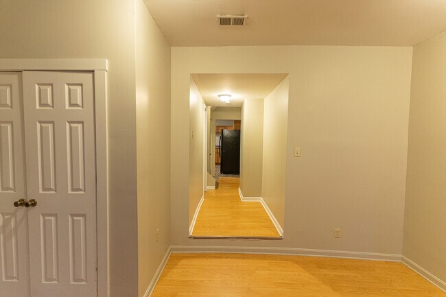 Building Photo - 161 Pope St