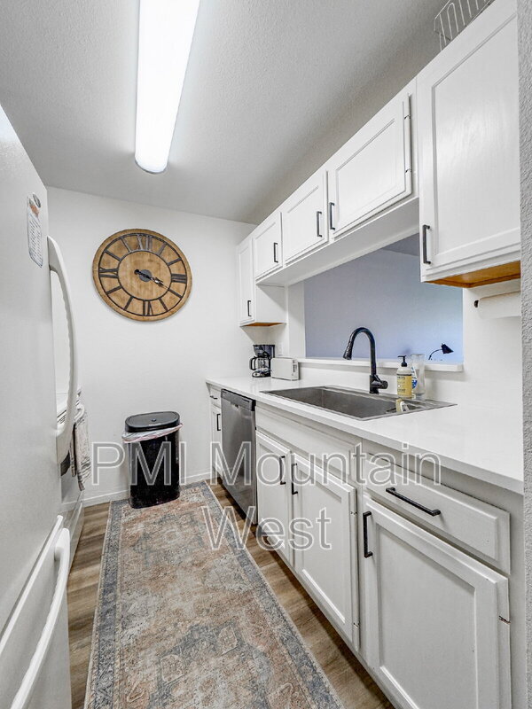 Building Photo - 339 E 600 S