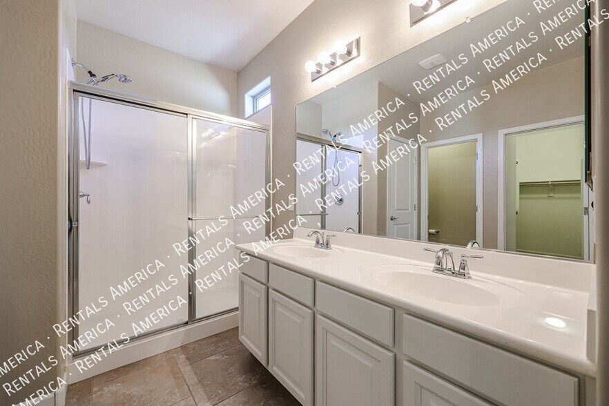 Building Photo - 7526 S 28th Pl