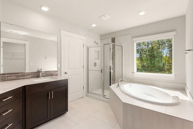 Building Photo - Beautiful Almost new home in Lake Stevens!