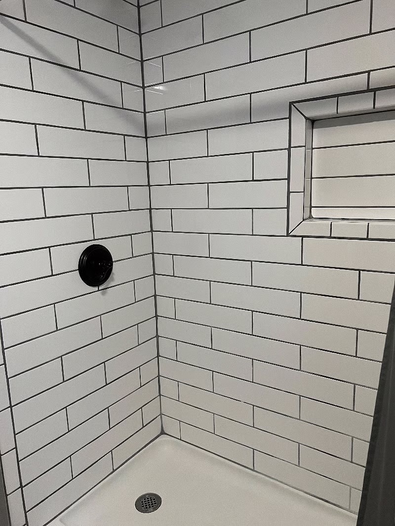 Shower - 1344 Pinnacle Rd