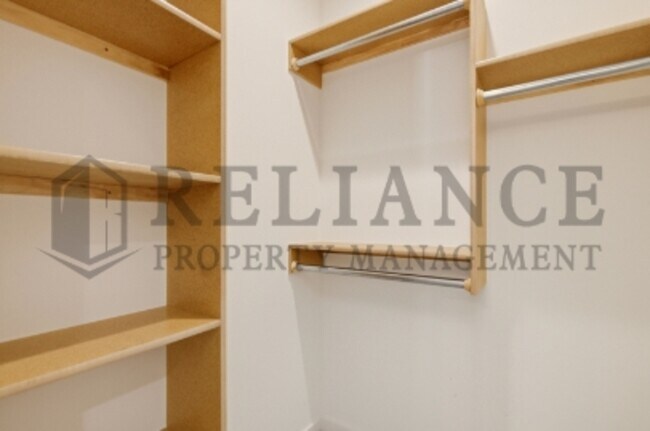 Building Photo - 5301 N Pinecrest Ct