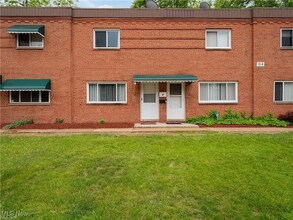 Building Photo - 194 Dalepark Dr