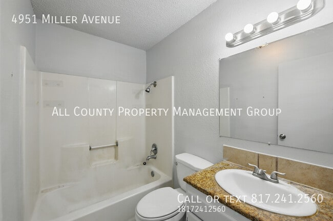 Building Photo - 4951 Miller Ave