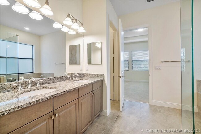 Building Photo - 11785 Waterway Cir