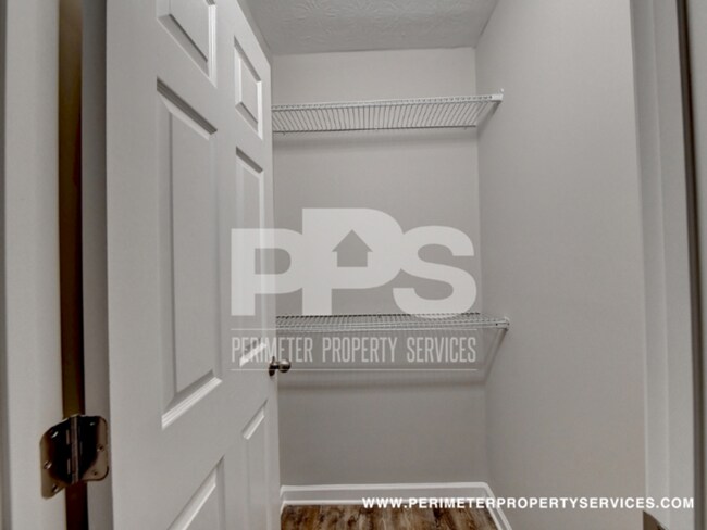 Building Photo - Old 4th Ward Flats New unit available! Com...
