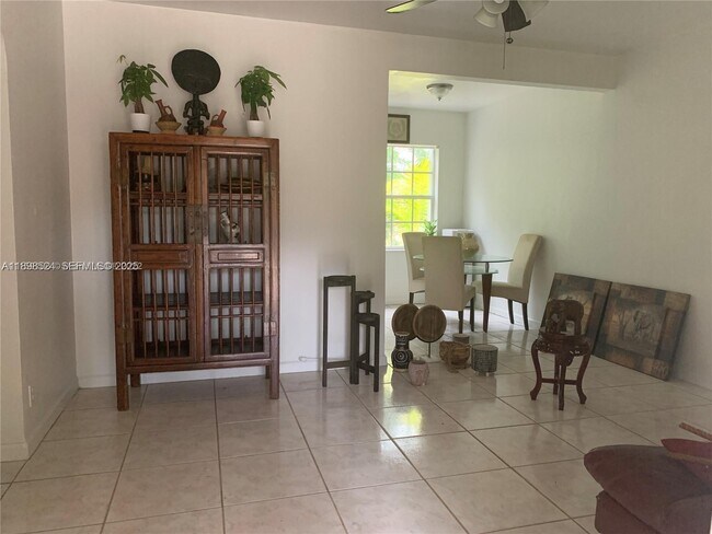 Building Photo - 12215 NE 9th Ave