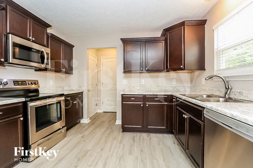 Building Photo - 307 Amit St