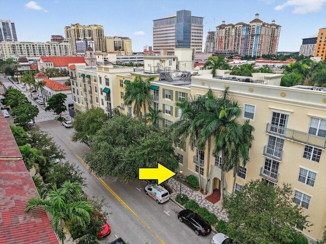 Building Photo - 630 S Sapodilla Ave