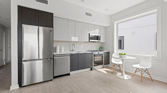 Building Photo - 14 Ward St