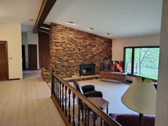 Building Photo - 156051 Restlawn Rd