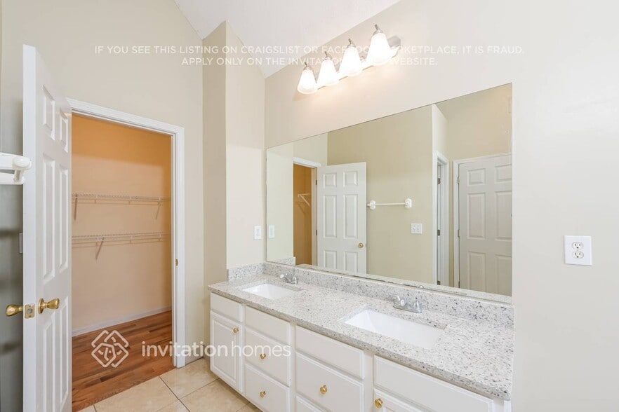 Building Photo - 2905 Meadow Gate Way