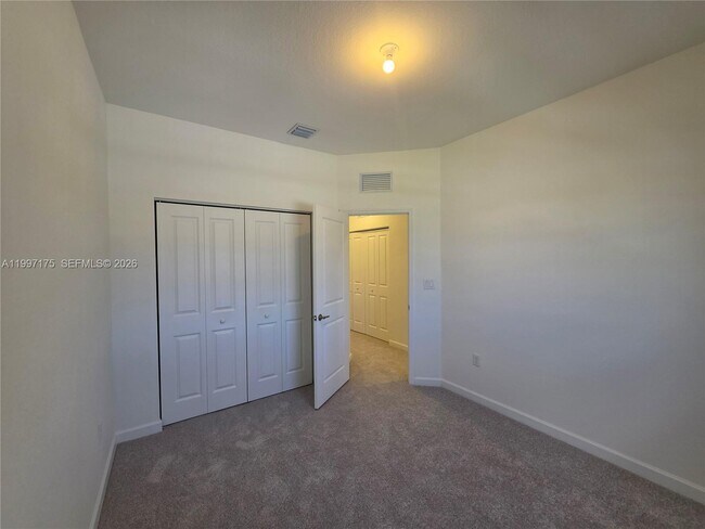 Building Photo - 2739 SE 25th Ave