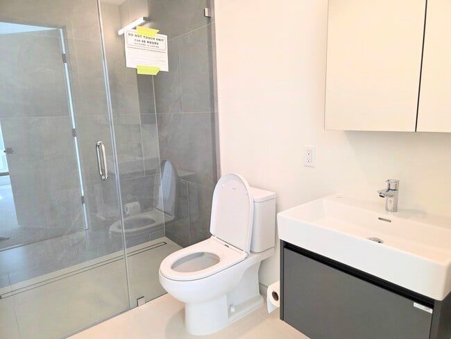 Building Photo - 395 6th St