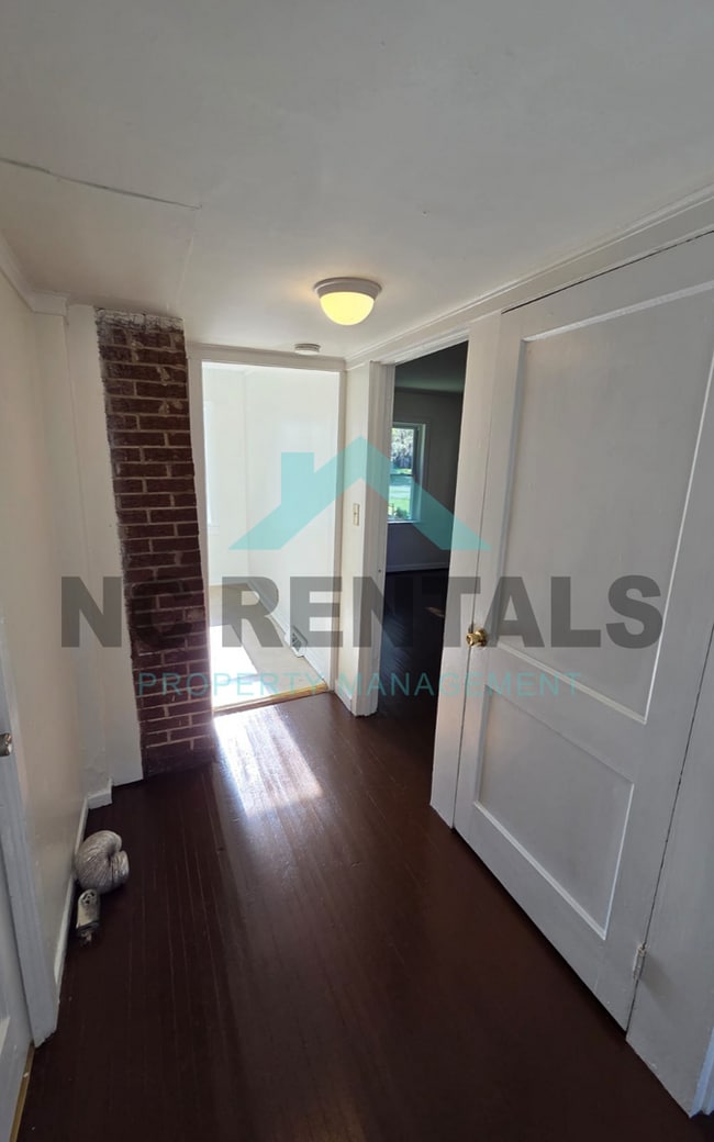 Building Photo - 1012 Nancy Ln SE