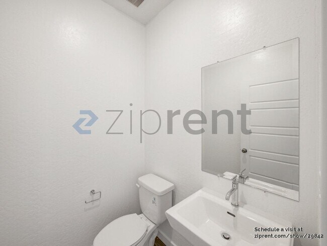 Building Photo - 7225 E Amherst Ave