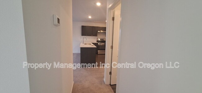 Building Photo - 1349 NE Cobbleridge Lp