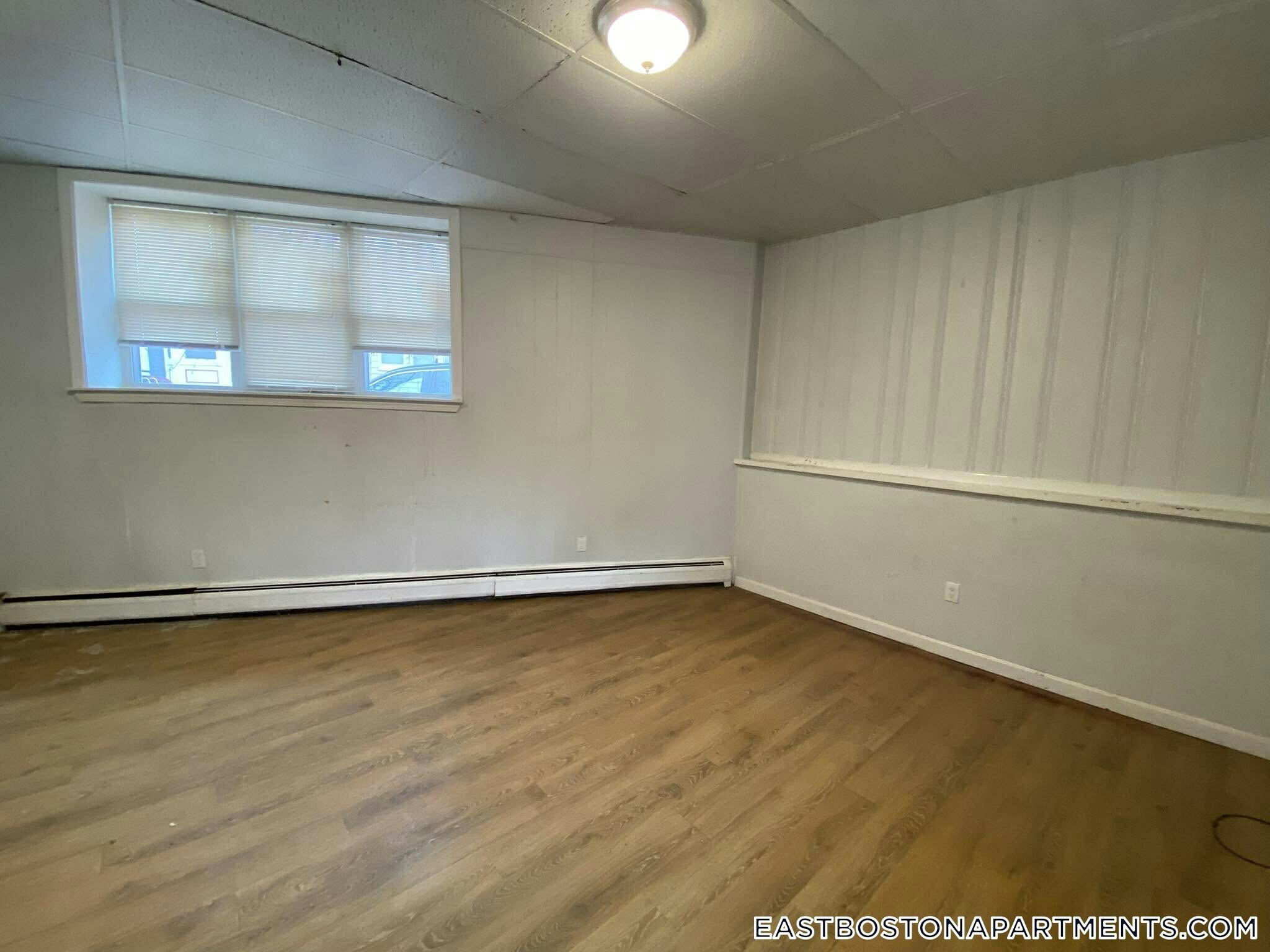 Building Photo - 10 Marion St