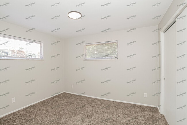 Building Photo - 6585 Daly Rd