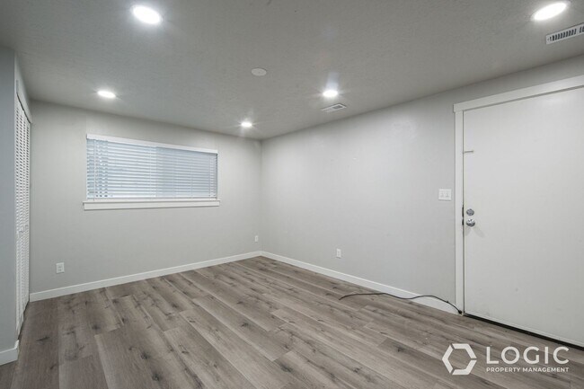 Building Photo - 138 S 300 W