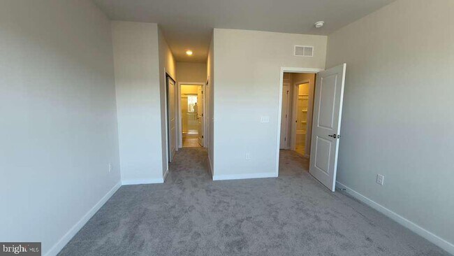 Building Photo - 1 Wafer Aly