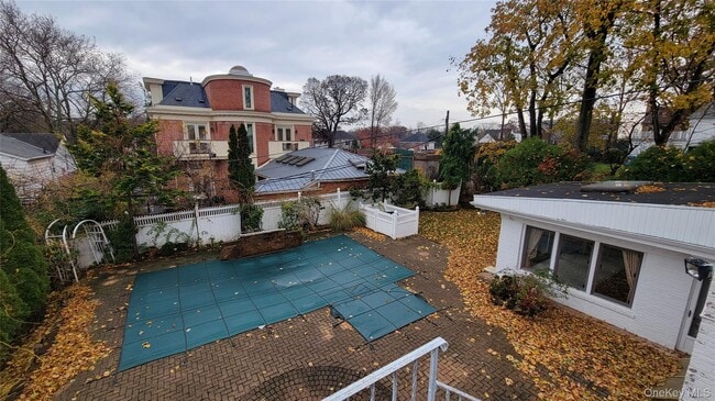 Building Photo - 186-20 Troon Rd