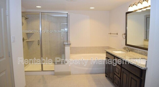 Building Photo - 1247 Wiltshire Dr