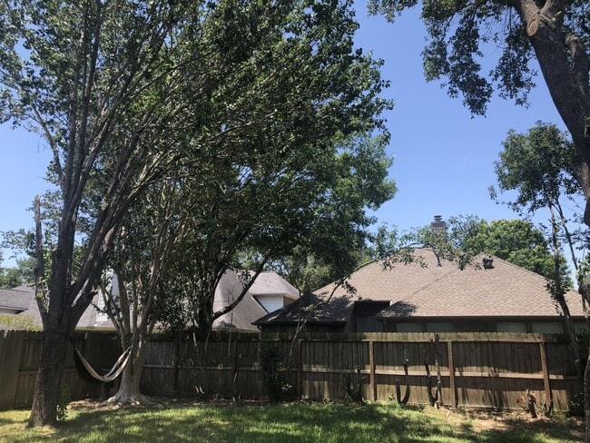 Building Photo - 2110 Highland Bay Ct