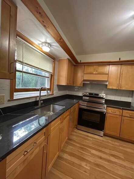 Building Photo - 2345 Brooksprings Dr