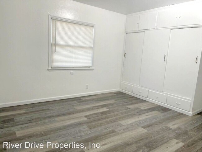 Building Photo - 3 br, 2 bath House - 530 N. Auburn Street