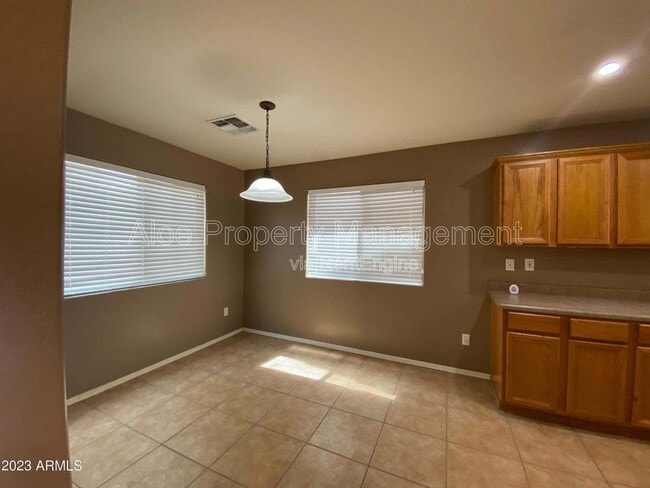 Building Photo - 1847 W Desert Seasons Dr