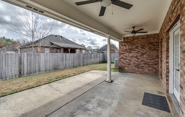 Building Photo - 120 Lennox Pl