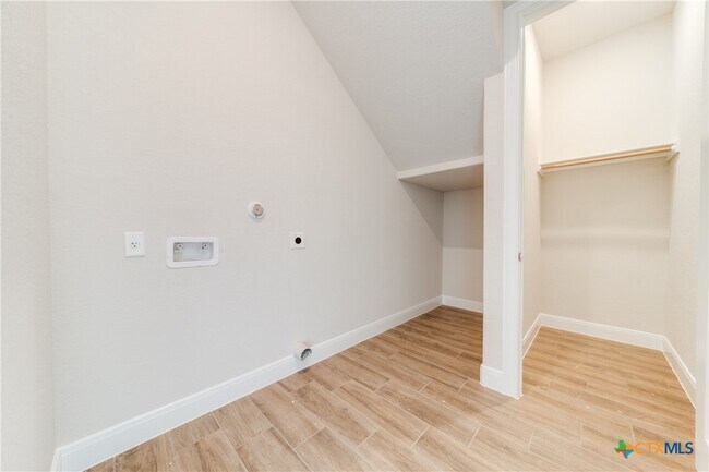 Building Photo - 238 Peter Kleid Lp