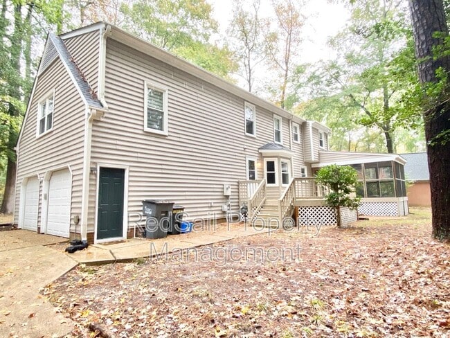 Building Photo - 114 Barclay Crescent