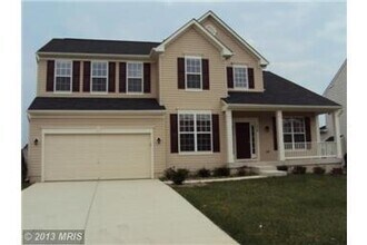 Building Photo - Large Spotsy Colonial