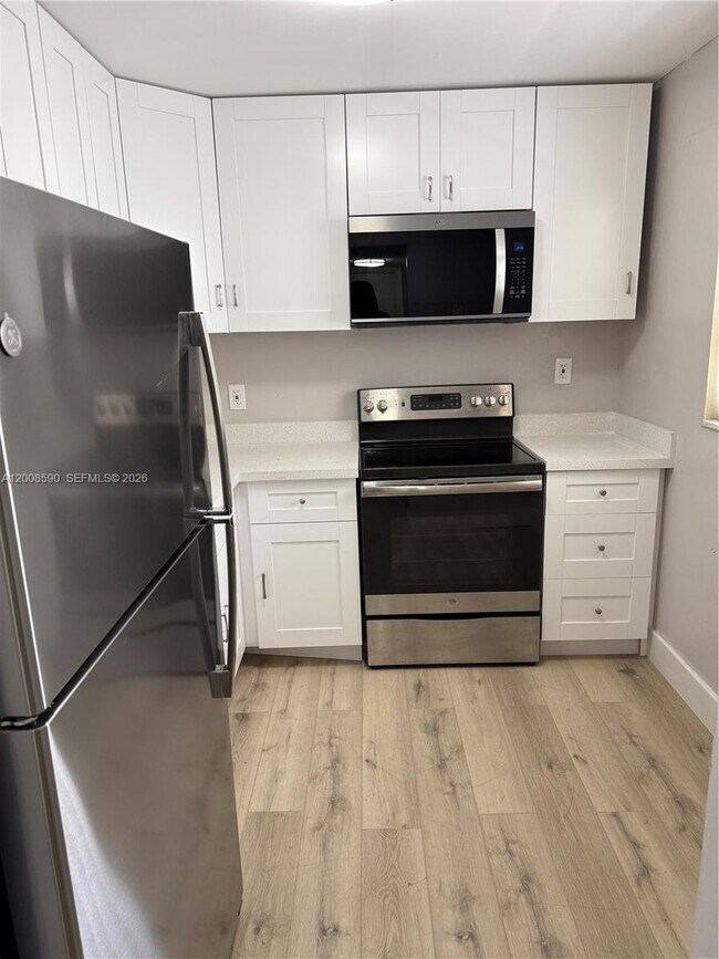 Building Photo - 15600 NW 7th Ave