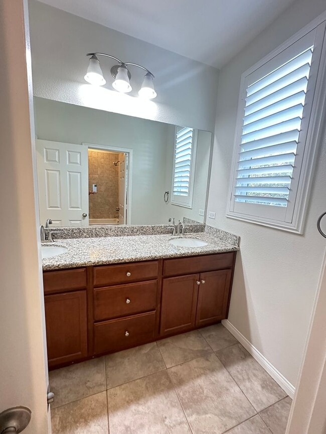 Building Photo - Beautiful Pavilion Park Home for Rent