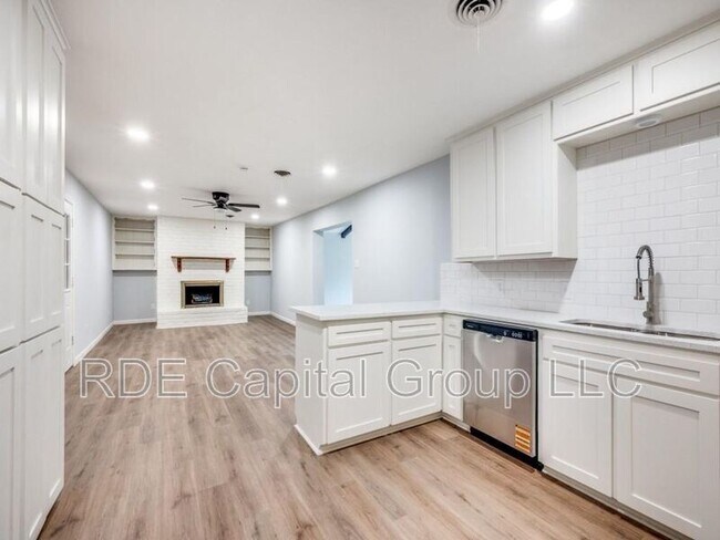 Building Photo - 1108 Wade Dr