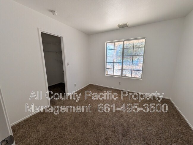 Building Photo - 43221 32nd St E