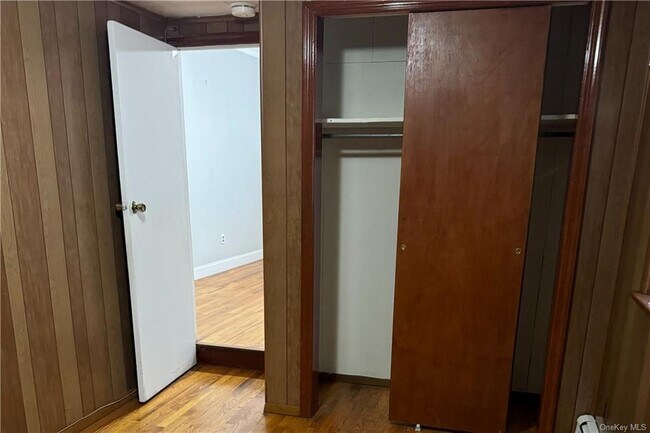 Building Photo - 189 Elm St