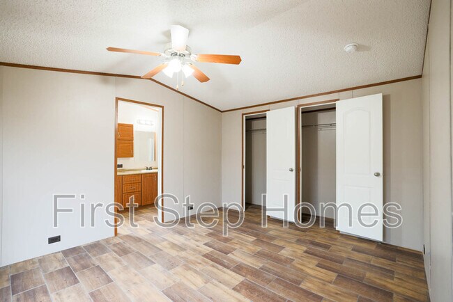 Building Photo - 1210 Orizaba