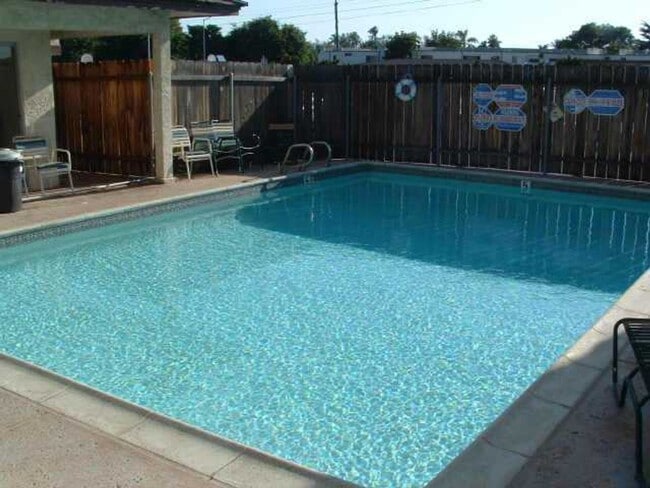 Building Photo - Townhome 2 Bed/1.5 Bath for Rent at Colony Park!