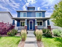 Building Photo - Charming Two-Story Home for Rent in the De...