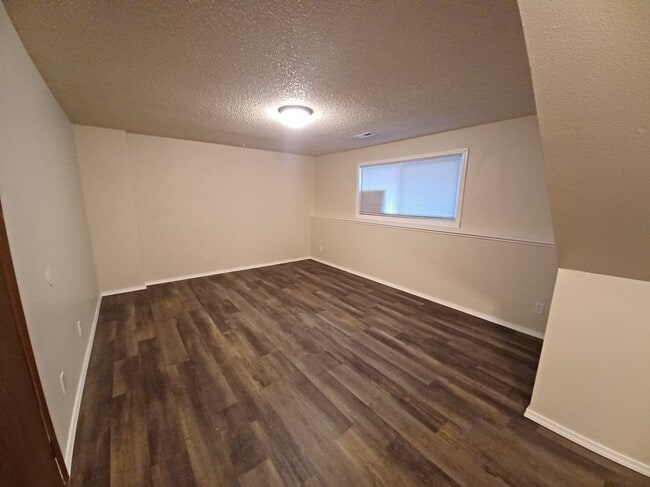 Building Photo - 10926 E Augusta Ct