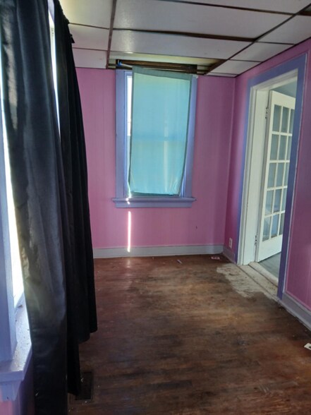 Building Photo - 5445 Robin Ave
