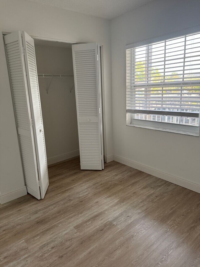 Building Photo - Quail Forest Condo For Rent - Awesome view of the Golf Course!