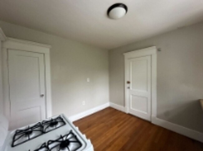 Building Photo - 28 Gardner Terrace