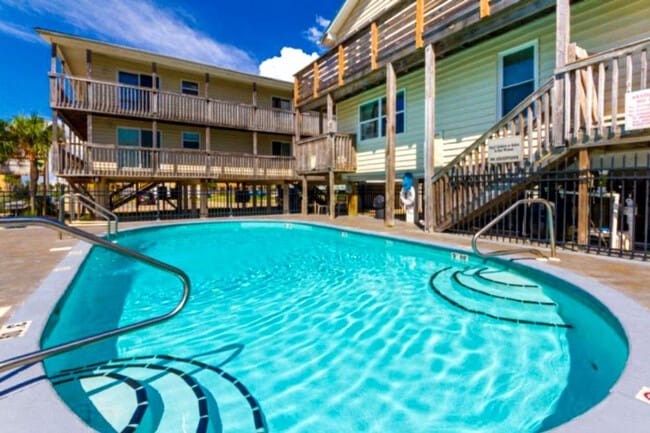 Building Photo - 344 E Beach Blvd